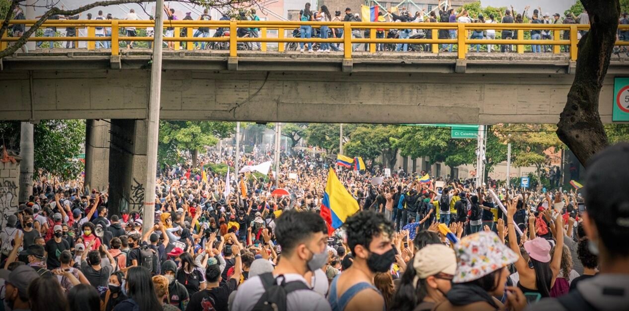 Crisis en Colombia: Más allá de la reforma tributaria | Económica